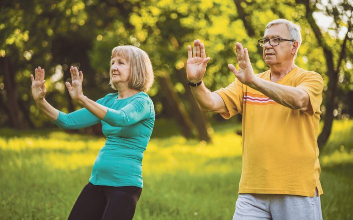 Tai chi łączy pokolenia. Prozdrowotna medytacja w ruchu jest dobra nie tylko dla seniora!